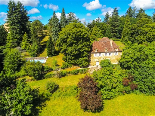 Maison 10 pièces 301 m² · à Figeac · 301 m² · 399 900 €