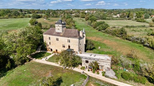 Maison 11 pièces 412 m² · à Promilhanes · 412 m² · 790 000 €