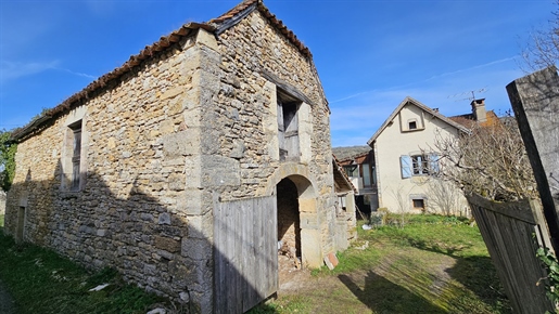 Maison 5 pièces 110 m² · à Cénevières · 110 m² · 165 000 €