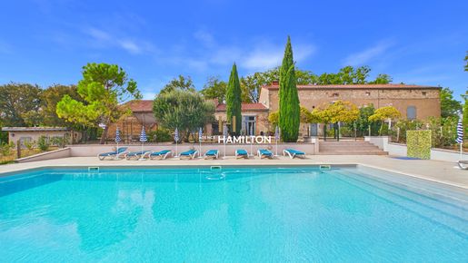 Maison 18 pièces 655 m² · à Gaillac · 655 m² · 795 000 €