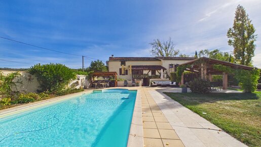 Maison 5 pièces 150 m² · à Cordes-sur-Ciel · 150 m² · 435 000 €
