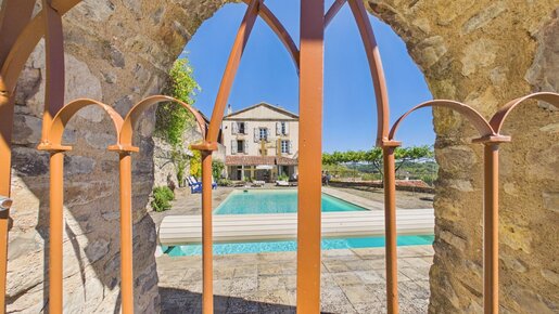 Maison 8 pièces 250 m² · à Cordes-sur-Ciel · 250 m² · 675 000 €