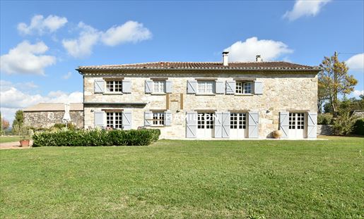 8 pièces 270 m² · à Gaillac · 270 m² · 940 000 €