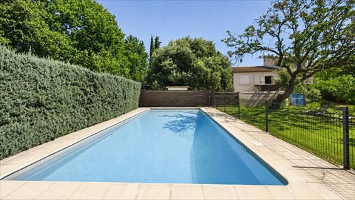 Maison 7 pièces 235 m² · à Pernes-les-Fontaines · 235 m² · 789 000 €