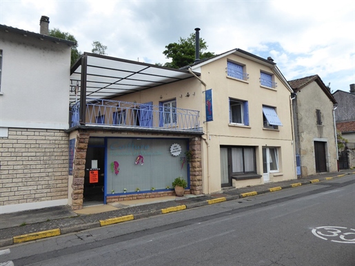 Immeuble 5 pièces 137 m² · à Latronquière · 137 m² · 140 000 €
