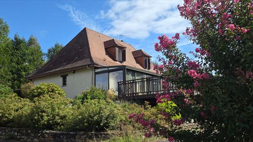 Maison 6 pièces 143 m² · à Reygade · 143 m² · 230 000 €