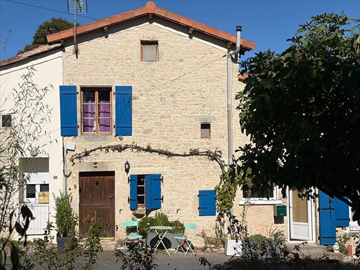 Maison 3 pièces 40 m² · à Champagne-Mouton · 40 m² · 49 900 €
