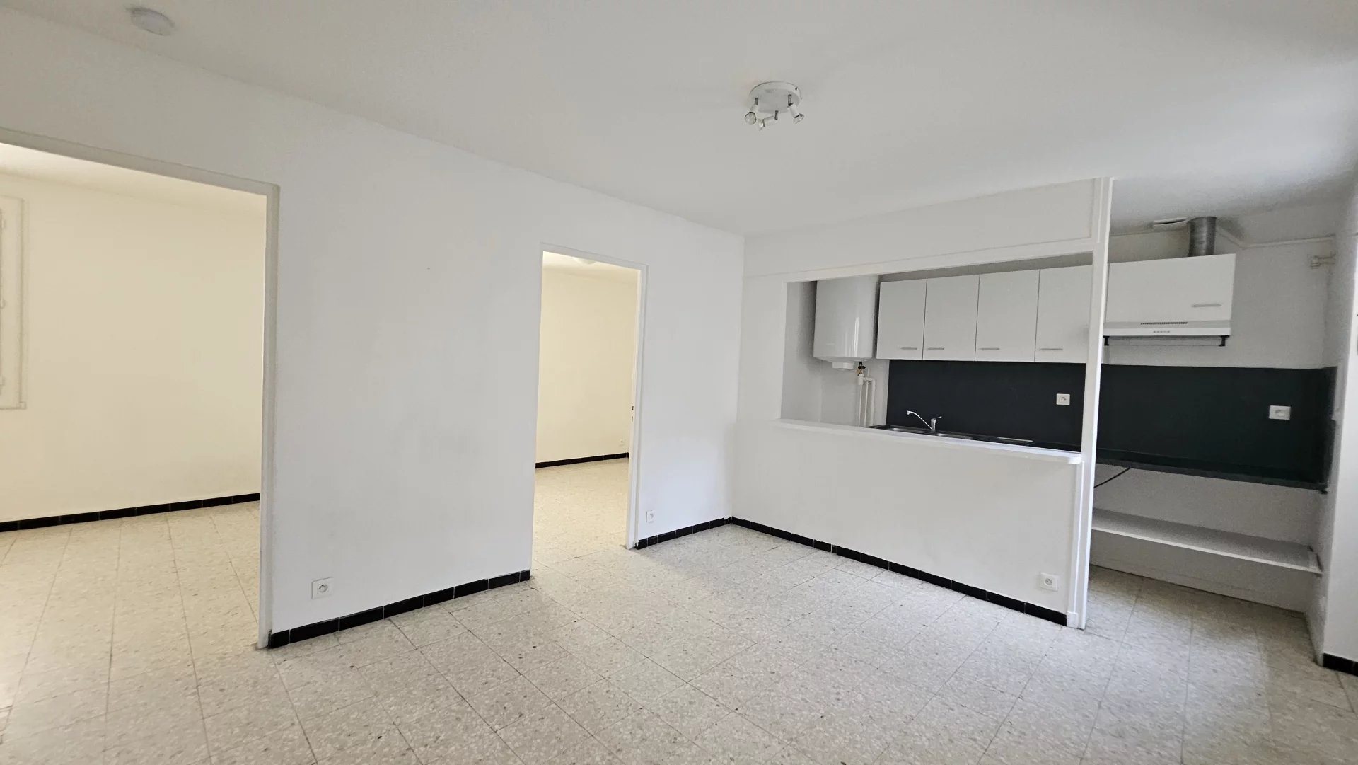Appartement à louer, 45m², Nîmes