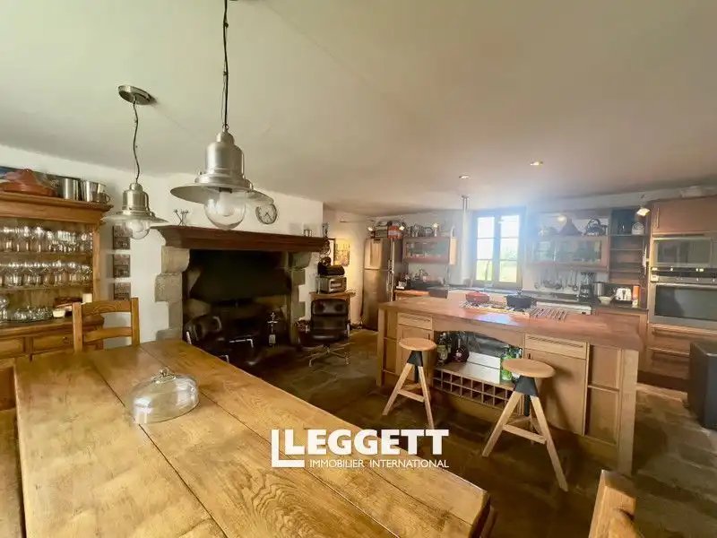 Maison à vendre, 192m², Saint-Priest-la-Feuille