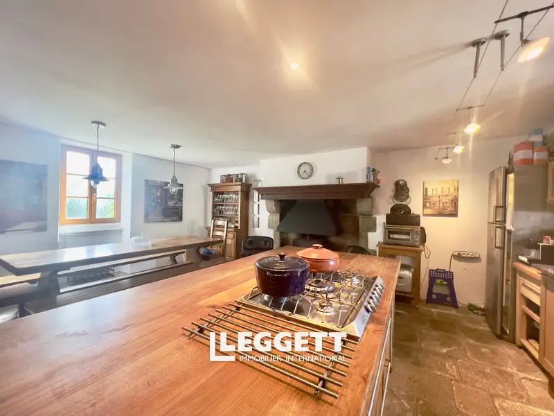 Maison à vendre, 192m², Saint-Priest-la-Feuille