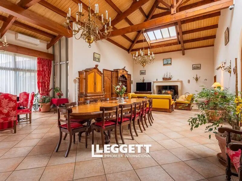 Maison à vendre, 772m², Saint-Germain-de-Lusignan