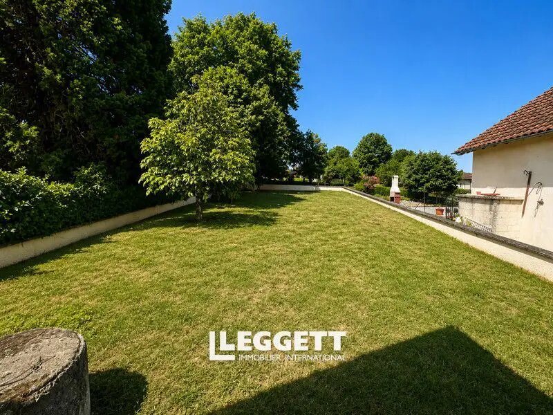 Maison à vendre, 143m², Nontron