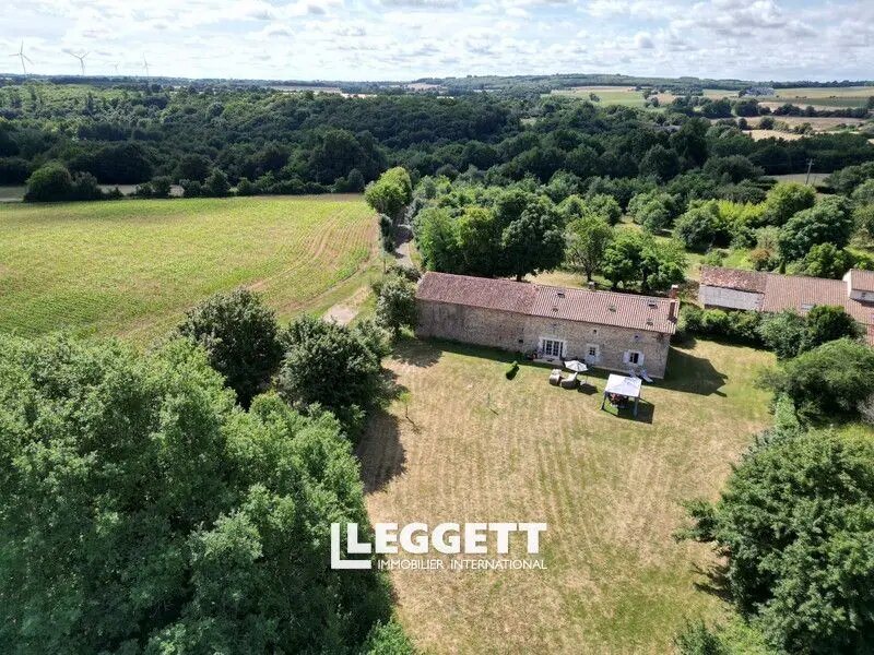 Maison à vendre, 218m², Nanteuil-en-Vallée