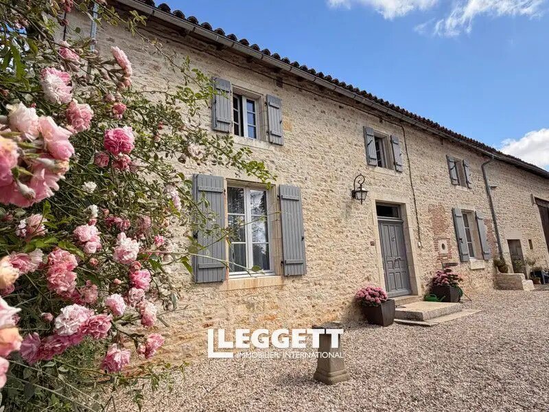 Maison à vendre, 218m², Nanteuil-en-Vallée