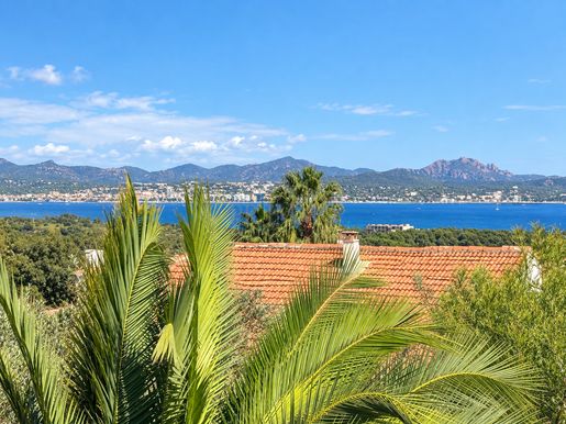 Maison 6 pièces 139 m² · à Saint-Aygulf · 139 m² · 849 000 €