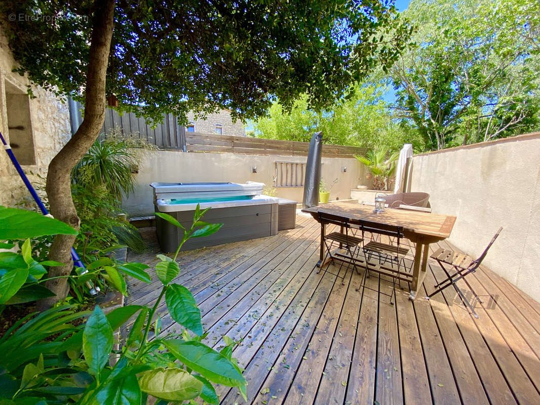 Maison à vendre, 300m², Saint-Gély-du-Fesc