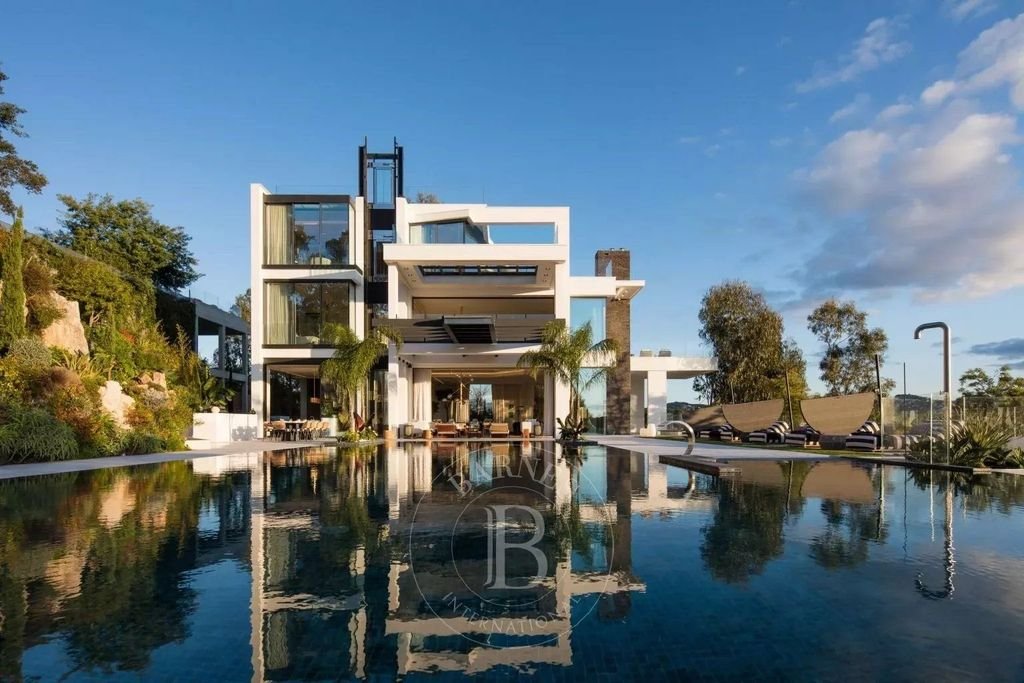 Maison à louer, 1100m², Cannes