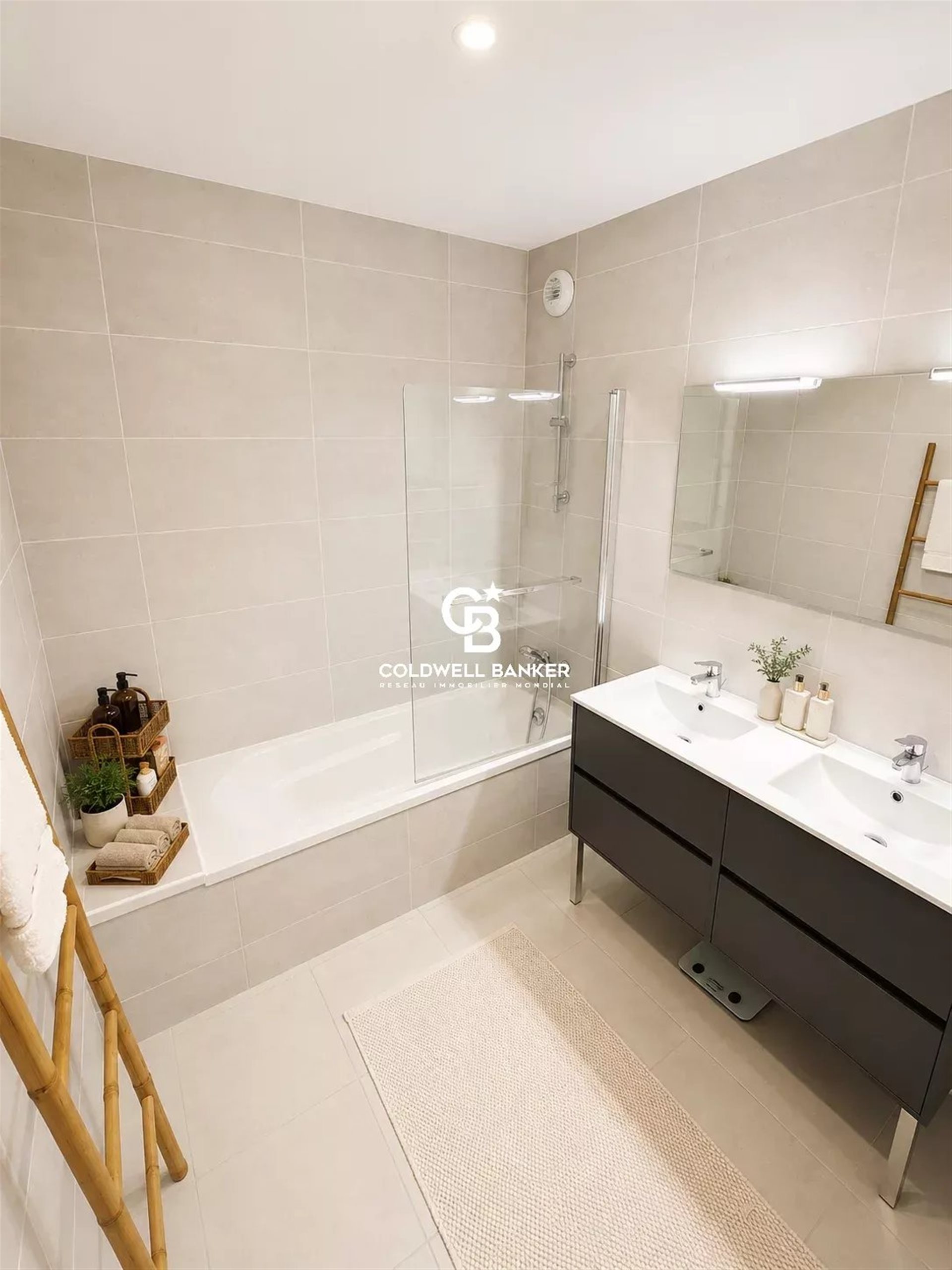 Appartement – Antibes, Pont Dulys, Juan-les-Pins - Plus