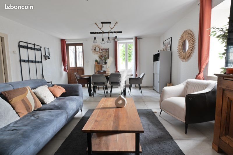 Maison à vendre, 99m², Sardon