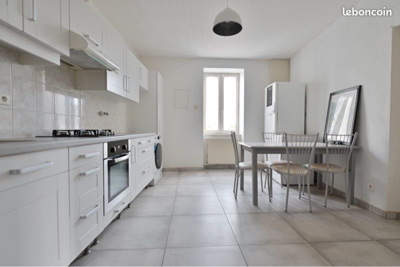 Maison à vendre, 99m², Sardon