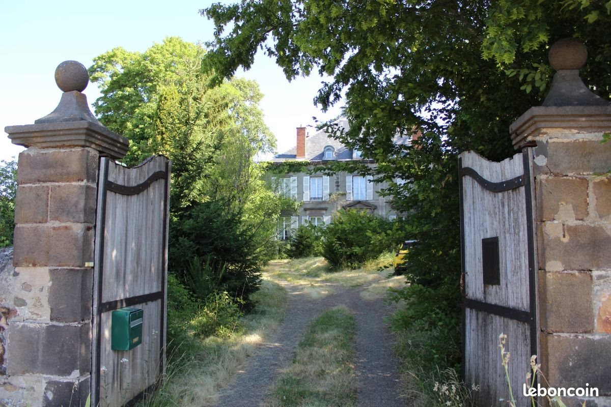 Maison à vendre, 288m², Saint-Genès-Champanelle