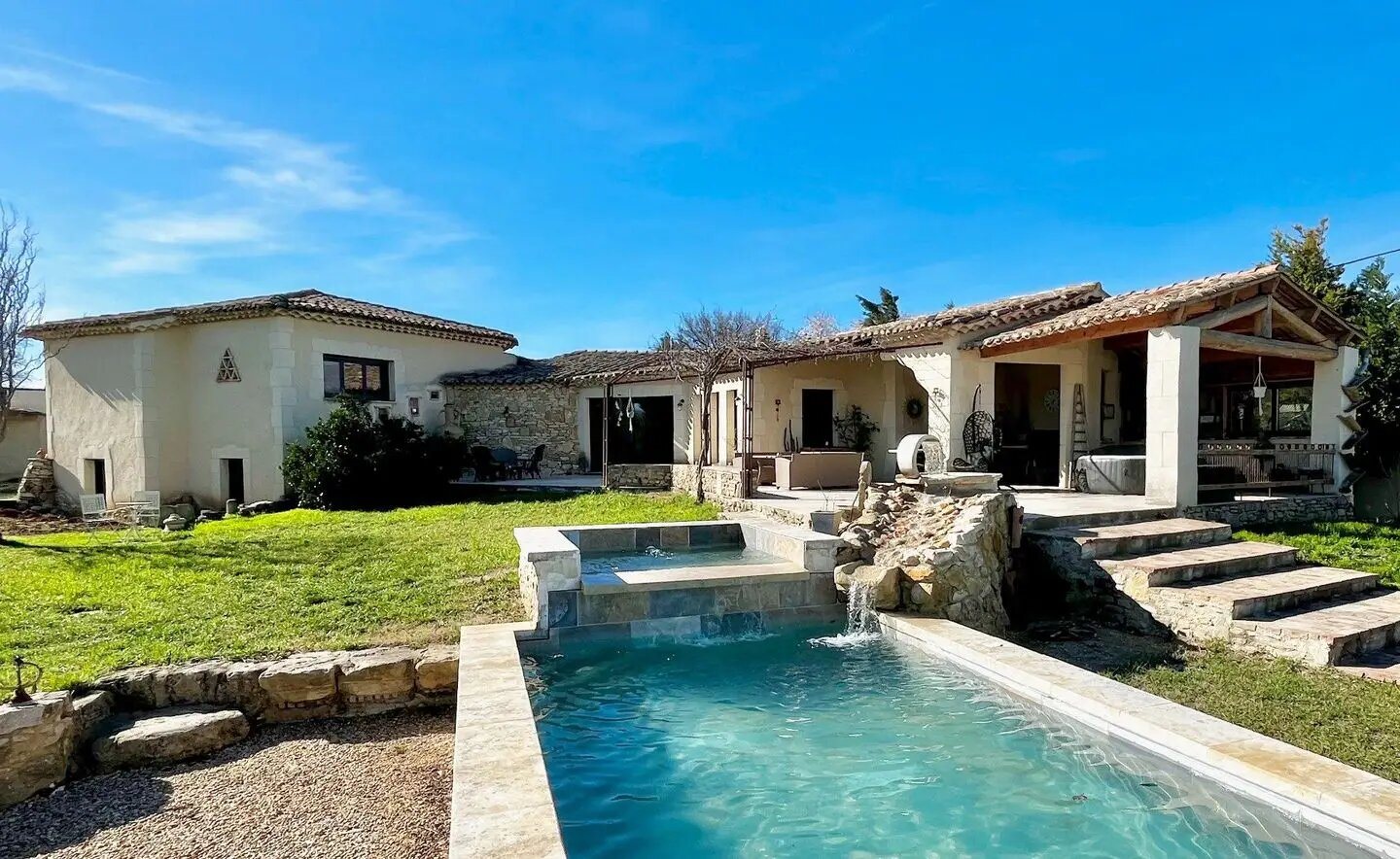 Maison à vendre, 217m², Sainte-Cécile-les-Vignes