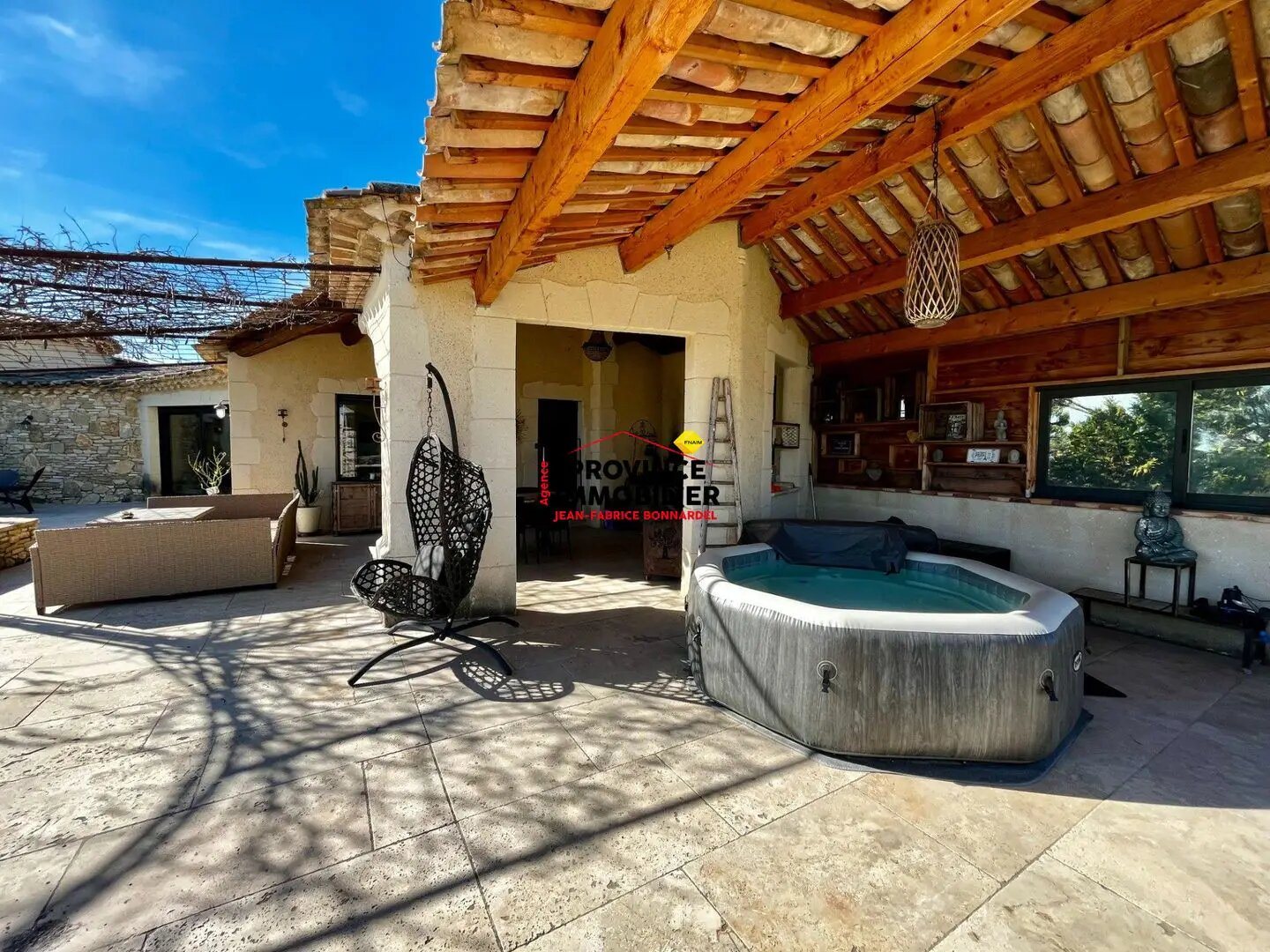 Maison à vendre, 217m², Sainte-Cécile-les-Vignes