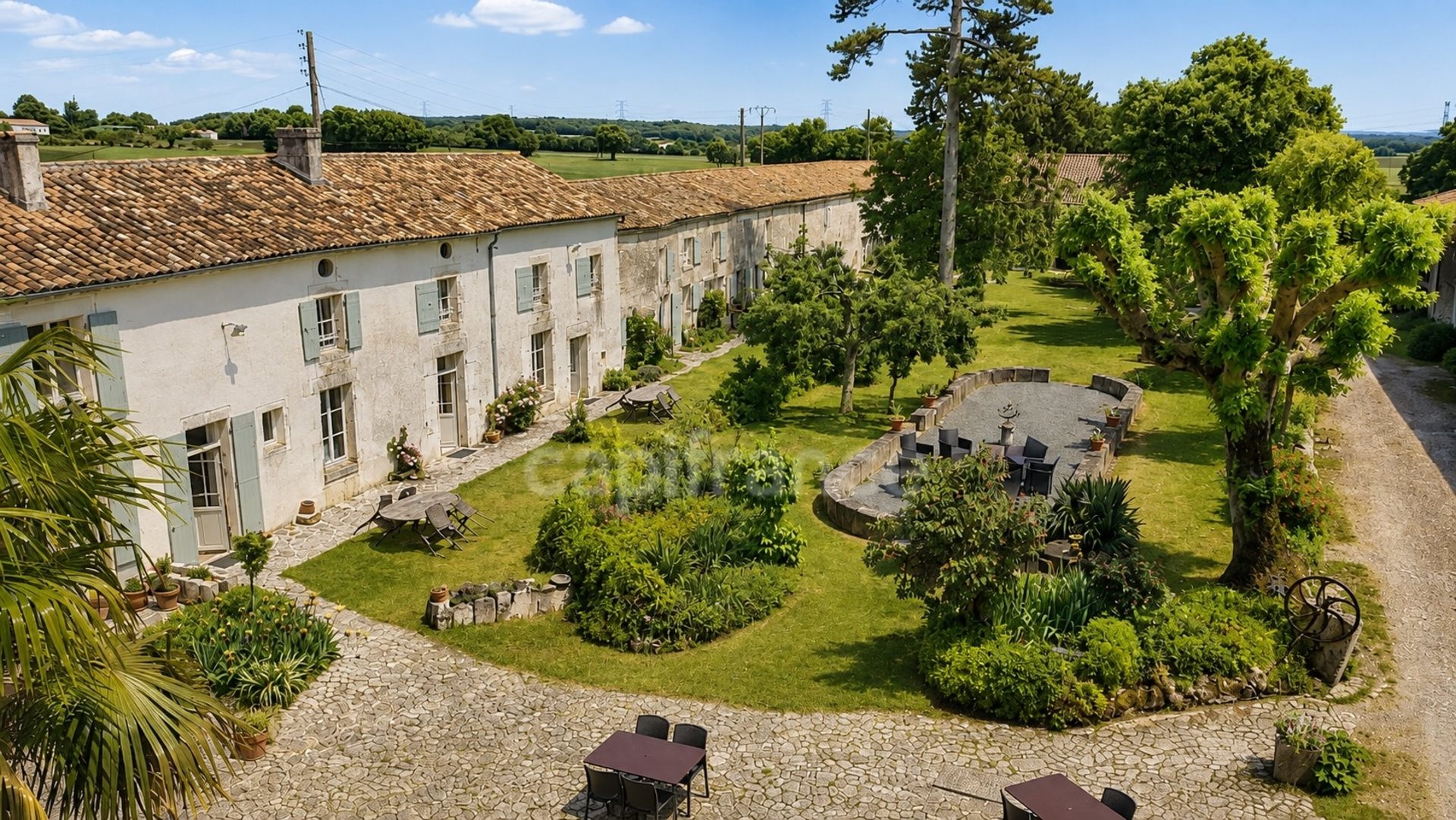 Maison à vendre, 1350m², Asnières-la-Giraud