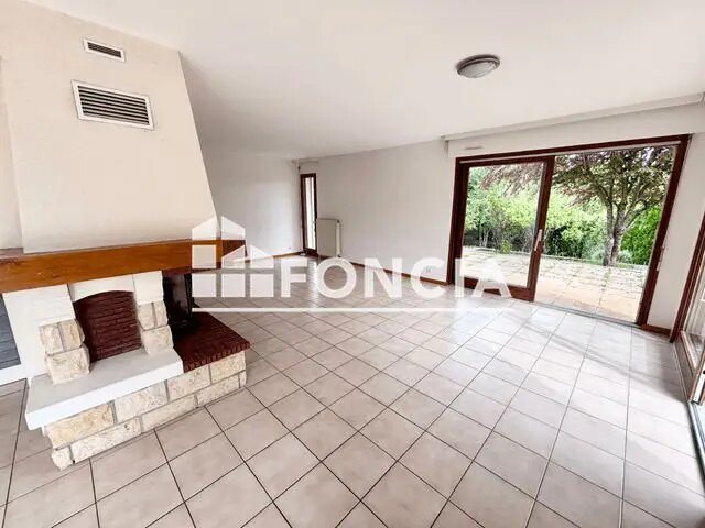 Maison à louer, 224m², Prévessin-Moëns