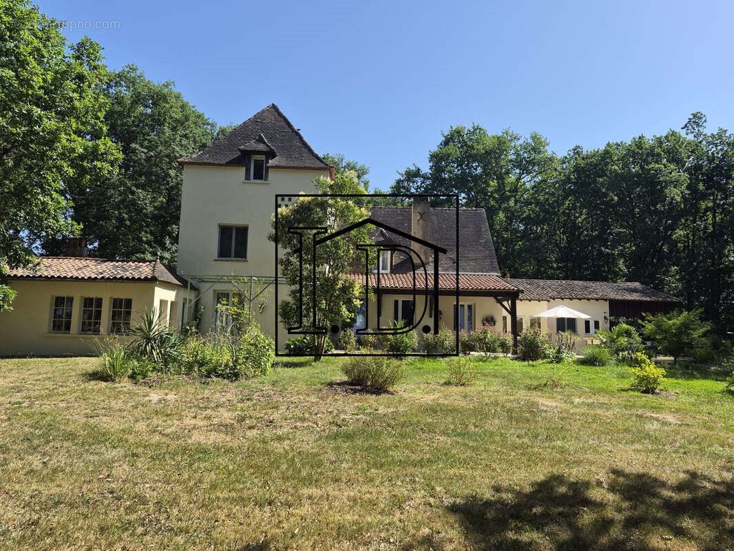 Maison à vendre, 254m², Pomport