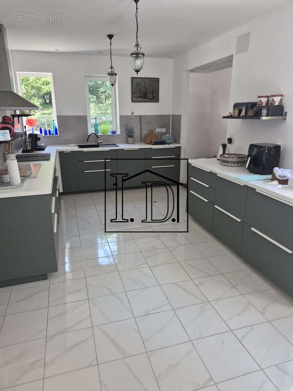 Maison à vendre, 254m², Pomport