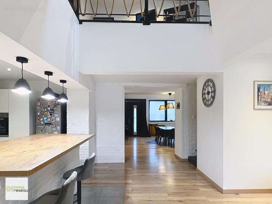 Maison à vendre, 166m², Roost-Warendin