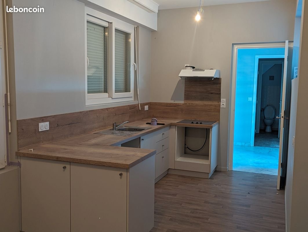 Appartement à louer, 158m², Rieupeyroux