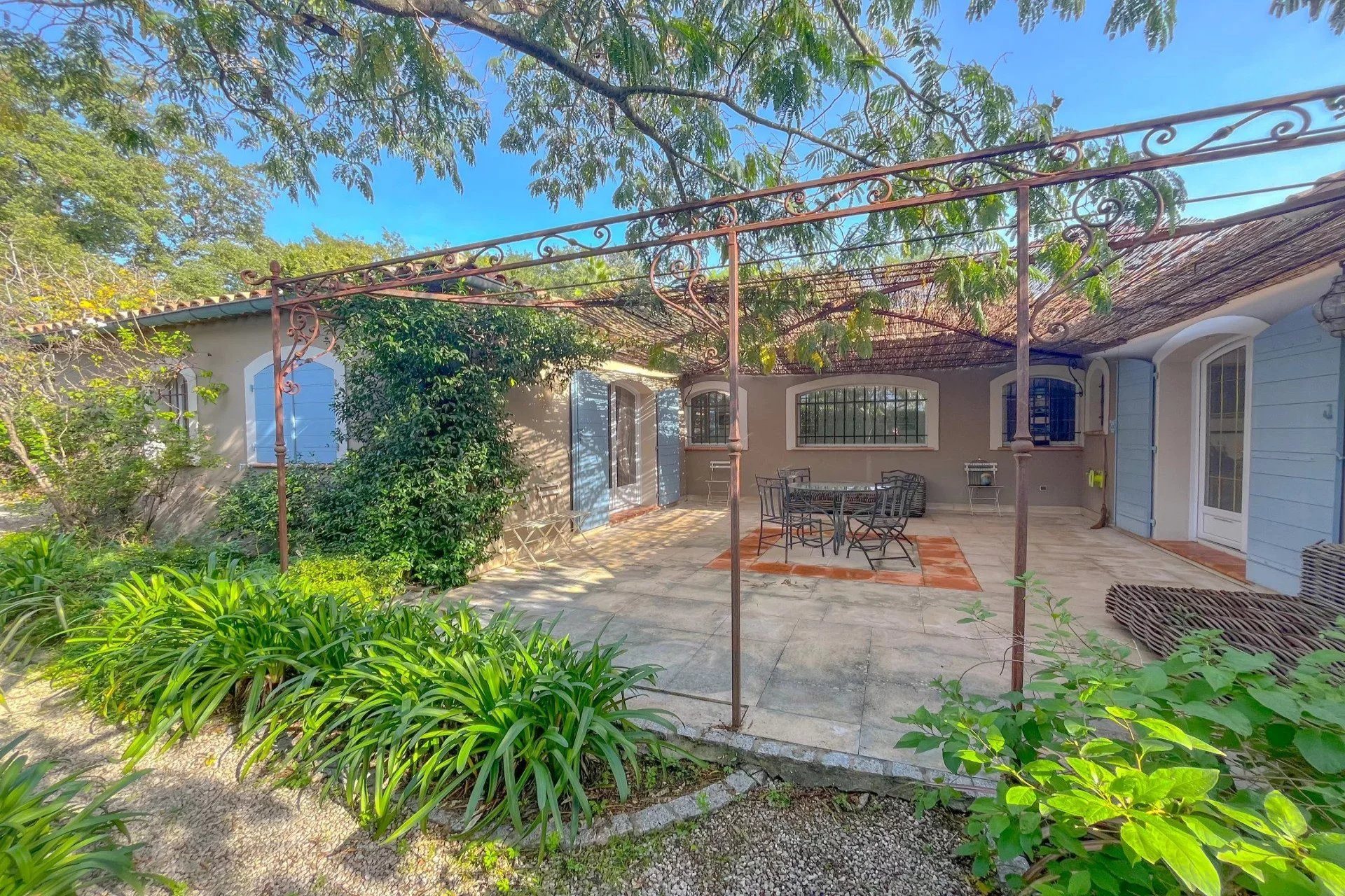 Maison à vendre, 250m², Châteauneuf-Grasse