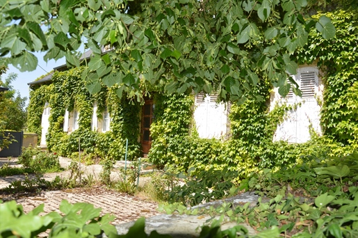 Maison 8 pièces 258 m² · à La Guerche-sur-l'Aubois · 258 m² · 357 000 €