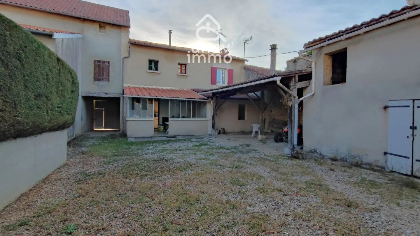 Maison à vendre, 118m², Pleuville