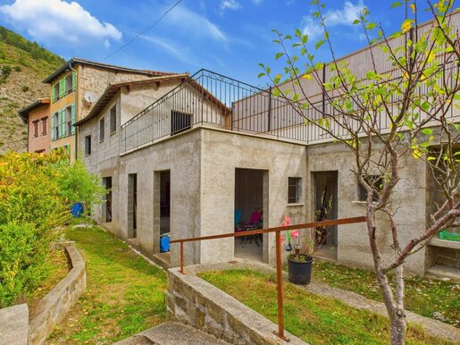 Maison 4 pièces 137 m² · à Lantosque · 137 m² · 160 000 €