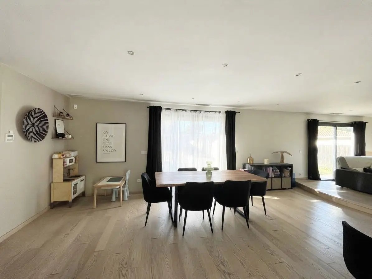 Maison à vendre, 128m², Beychac-et-Caillau
