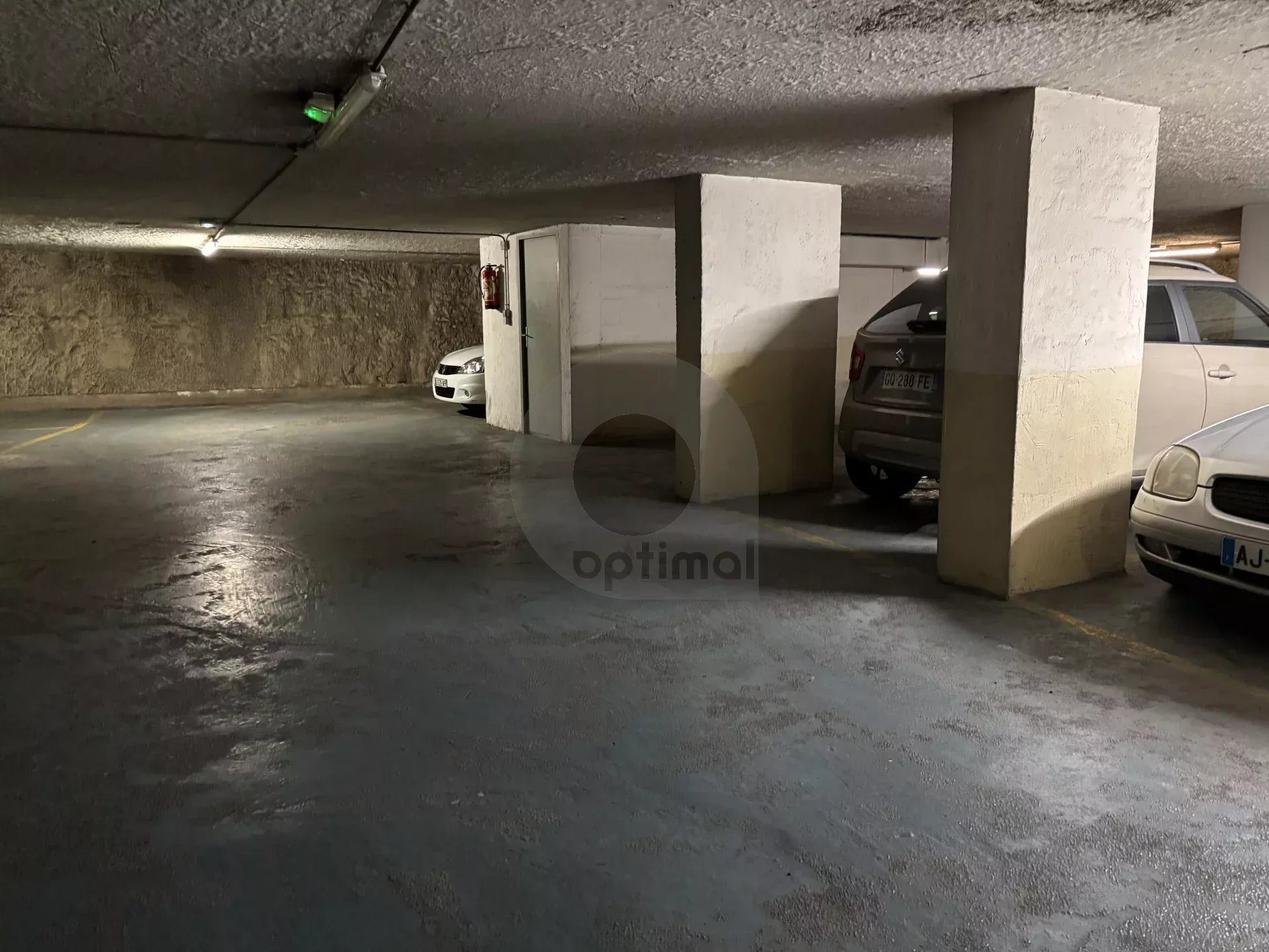 Nice Covered Parking - Vue 2