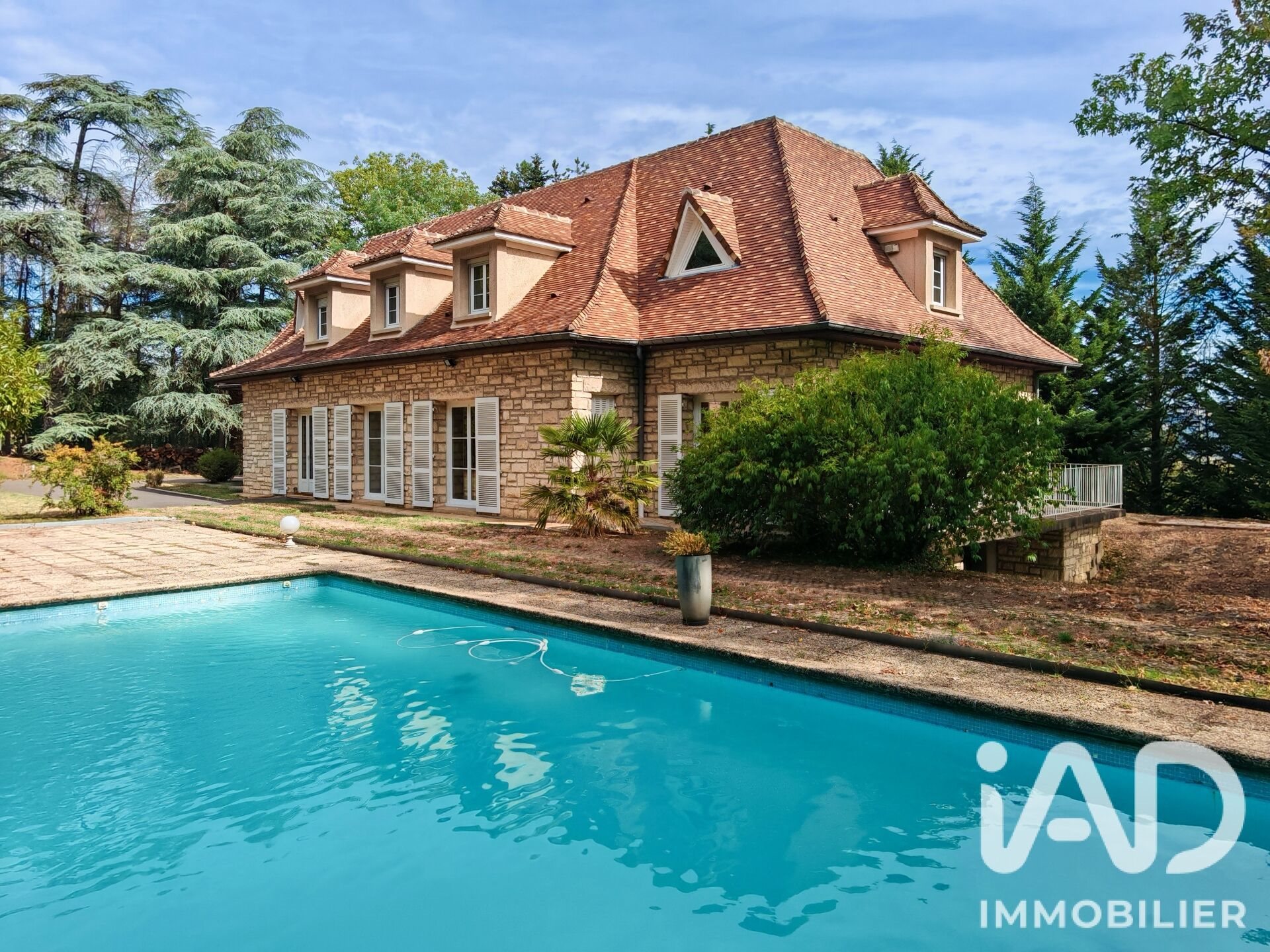 Maison à vendre, 360m², Saint-Genest-Lerpt