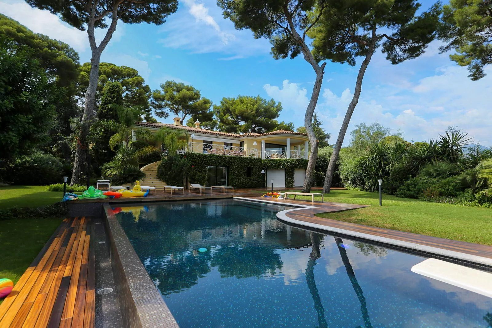 Maison à vendre, 400m², Roquebrune-Cap-Martin