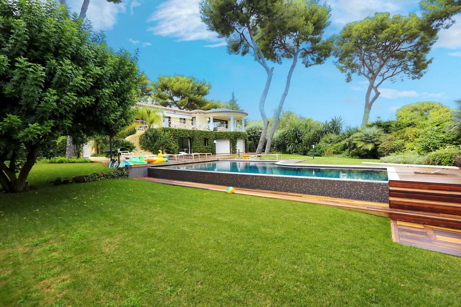 Maison à vendre, 400m², Roquebrune-Cap-Martin
