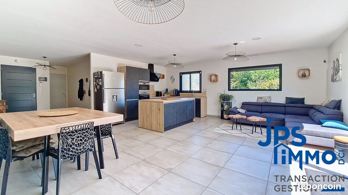 Maison à vendre, 140m², Génissieux