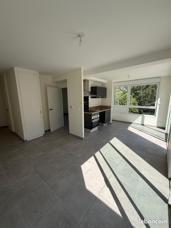 Appartement à louer, 42m², L'Etrat