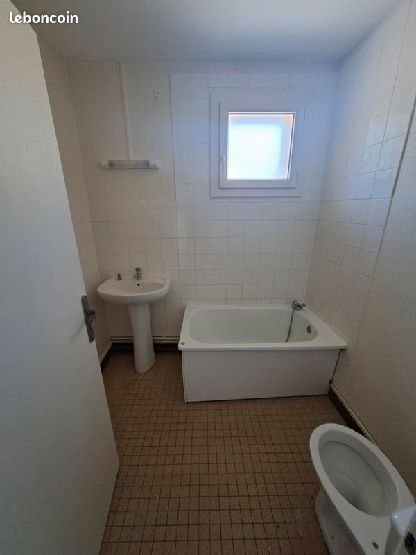 Appartement à louer, 32m², Châteauneuf-la-Forêt