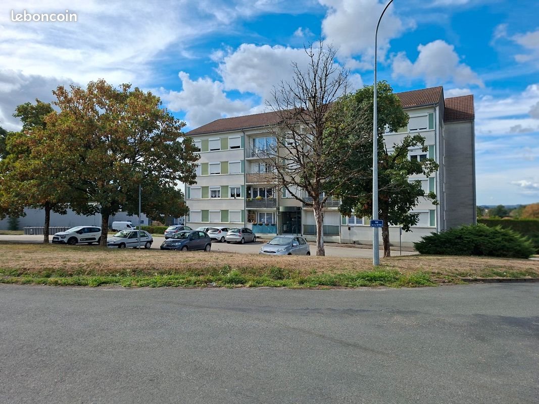 Appartement à louer, 84m², Saint-Yrieix-la-Perche