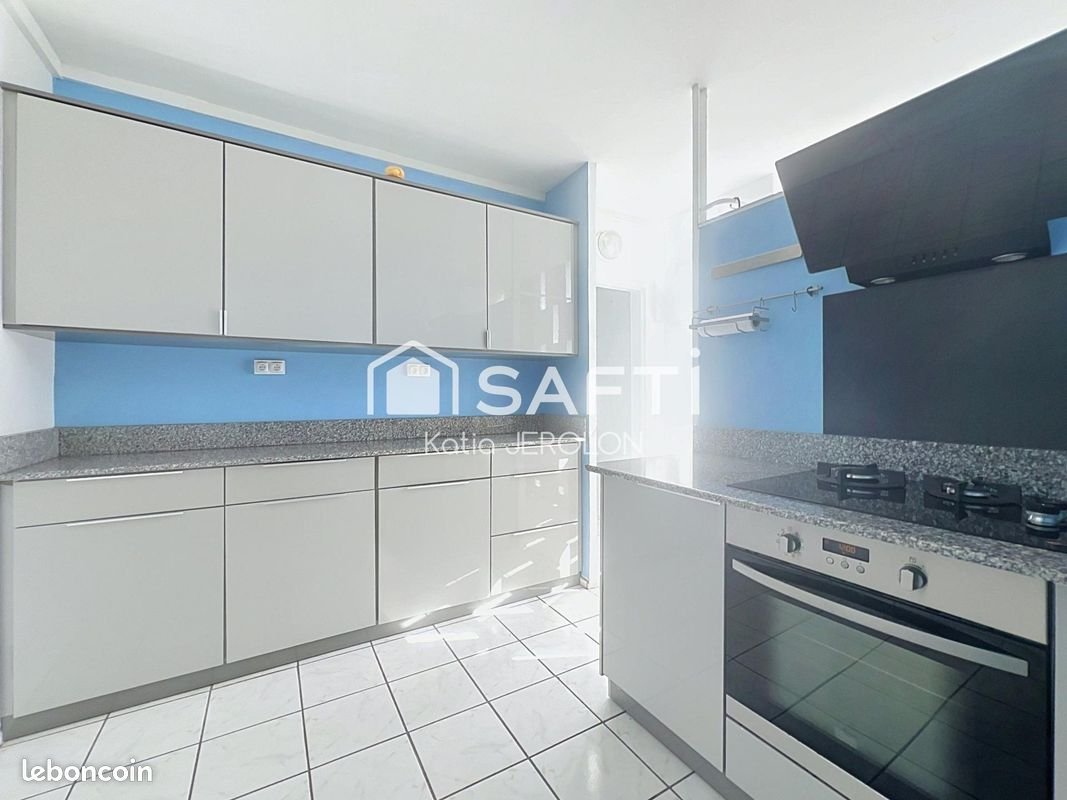 Appartement à louer, 77m², Les Abymes
