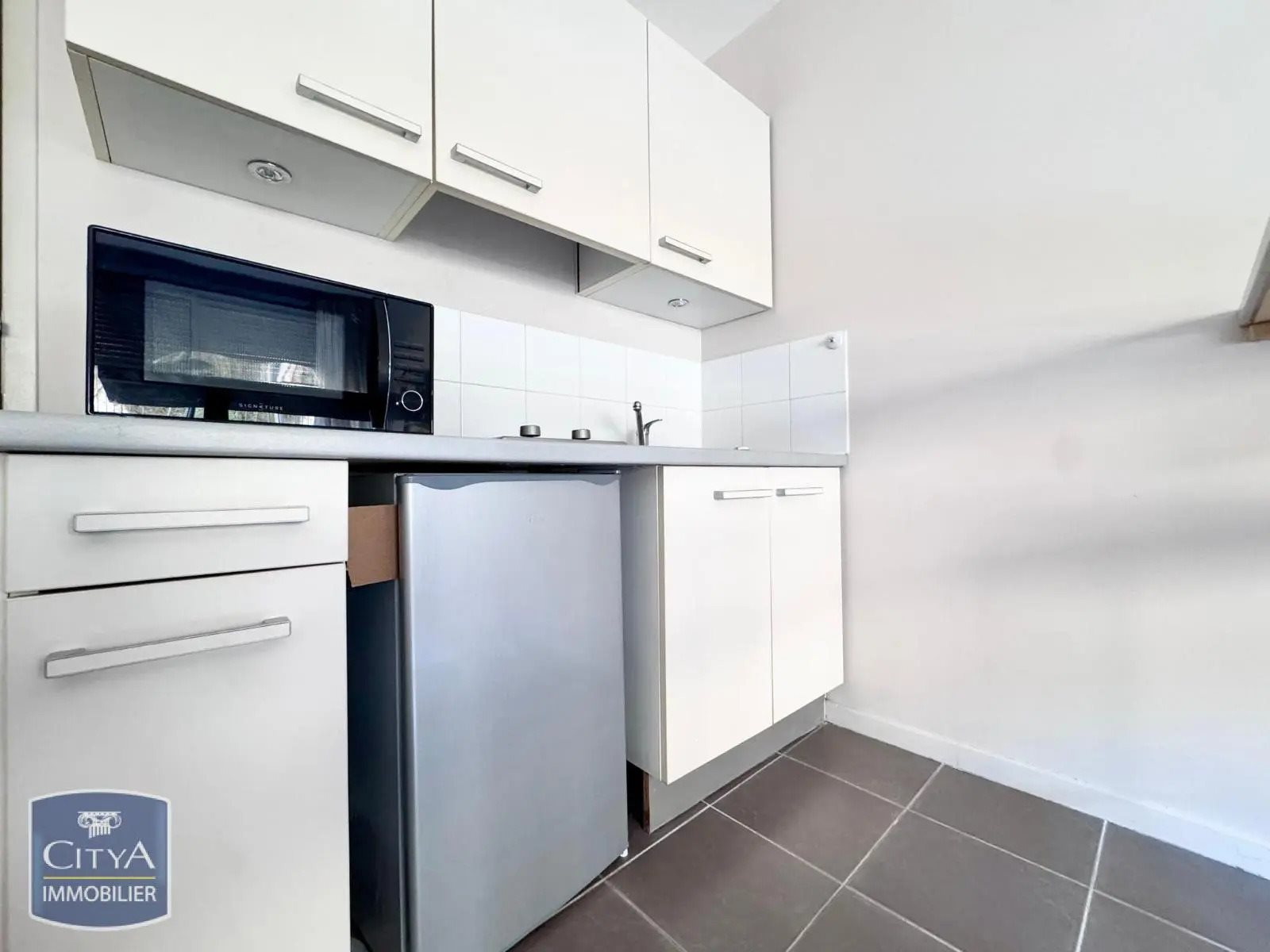 Appartement à louer, 19m², Nîmes