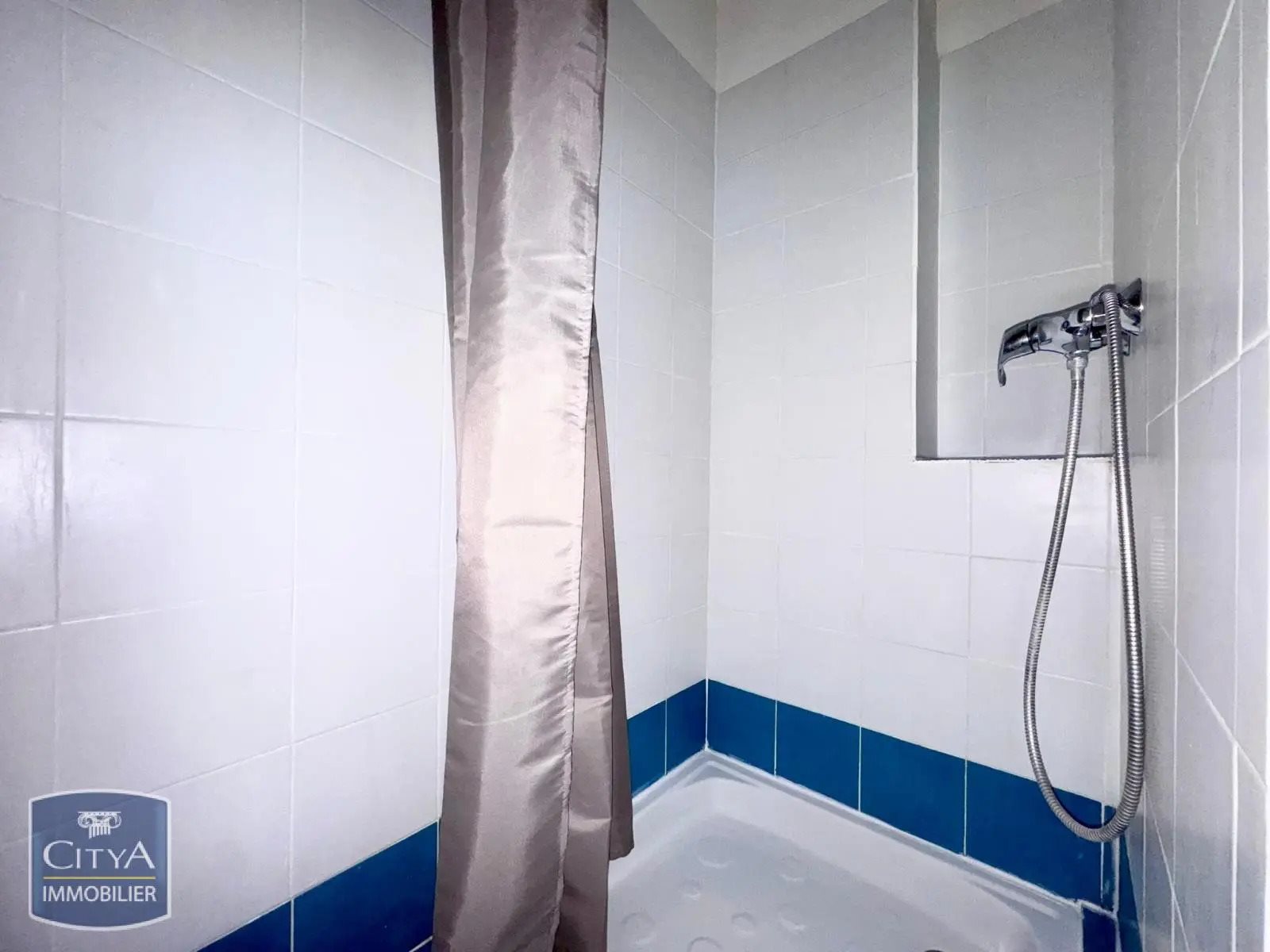 Appartement à louer, 19m², Nîmes