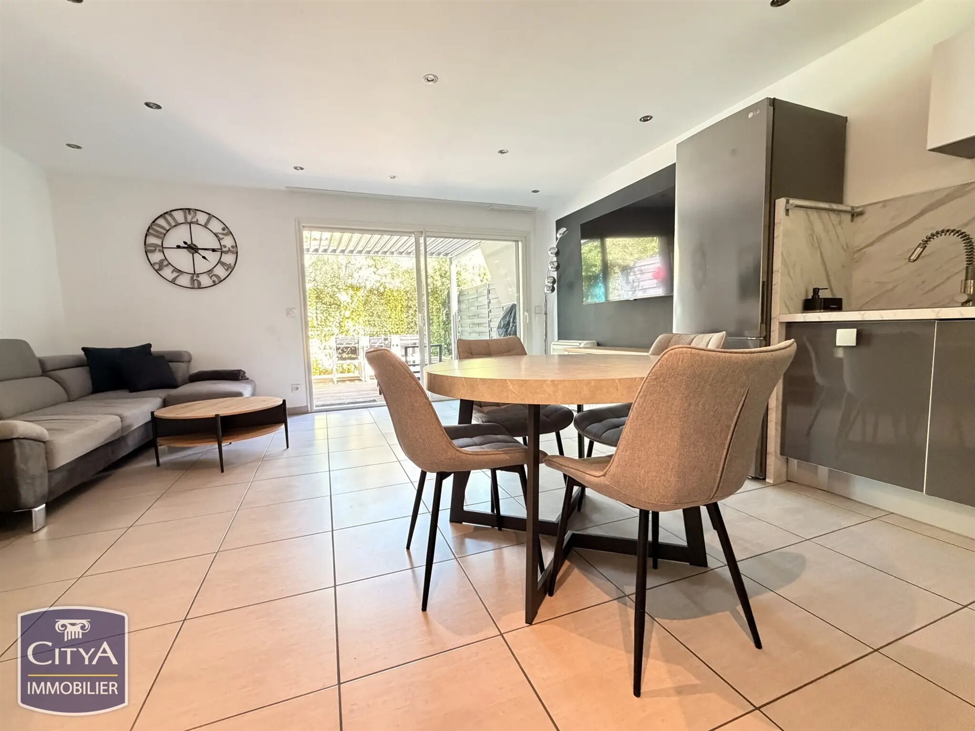 Maison à vendre, 75m², Nîmes